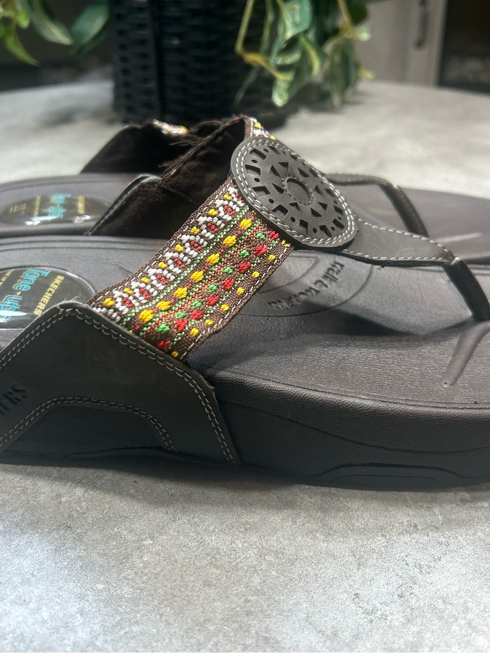 Skechers Tone-Ups Brown Boho Embroidered Thong Sandals Women’s Size 11 - Picture 8 of 14